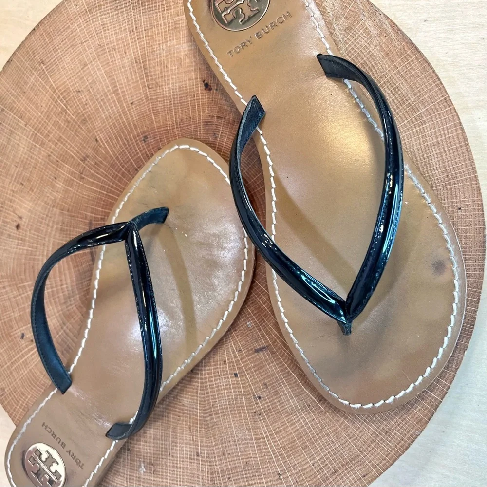 Tory Burch Black Patent Leather Flip Sandals with Tan Footbed